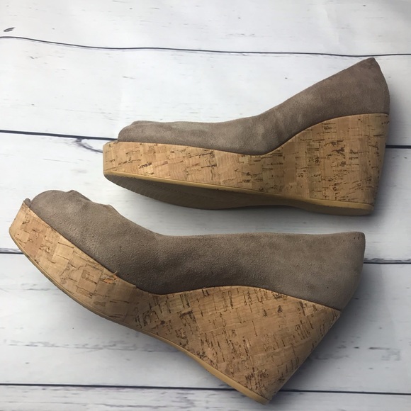Stuart Weitzman | tan suede wedge heel - Picture 3 of 8